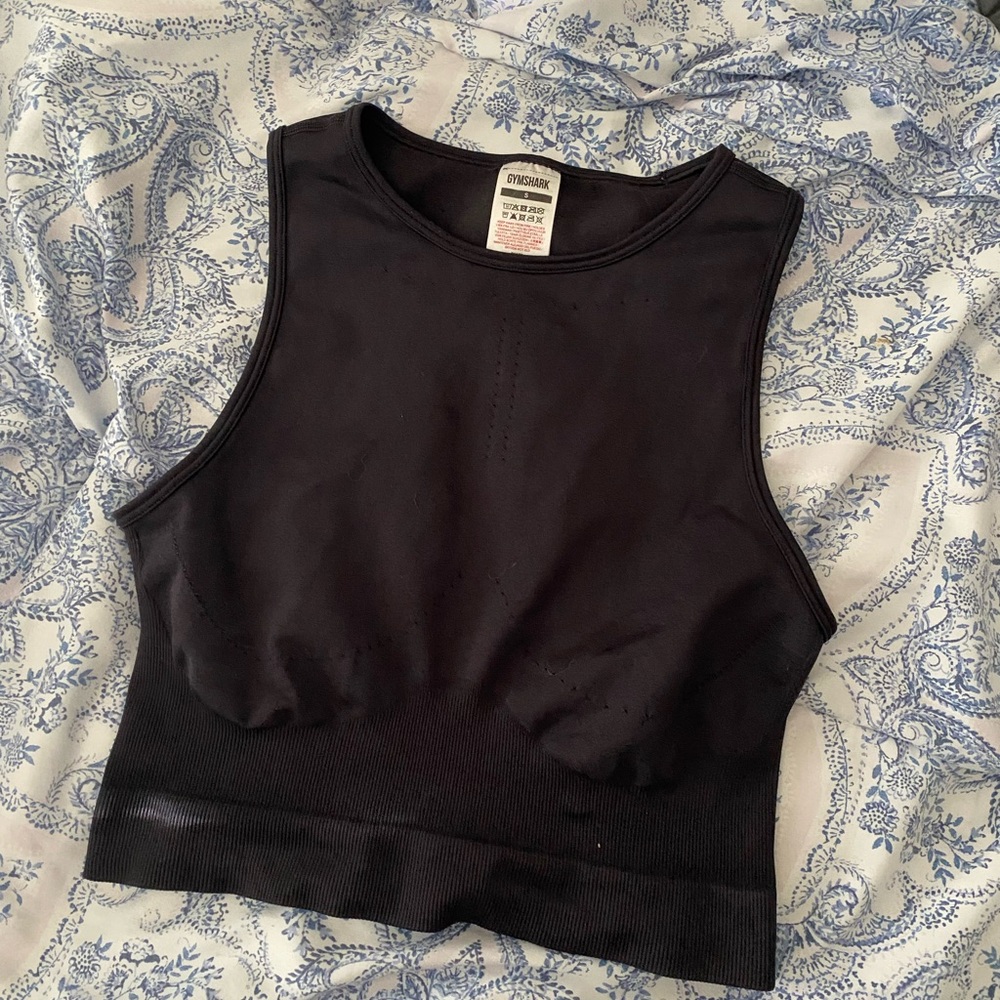 Gymshark Black Cropped Workout Top - Picture 2 of 3